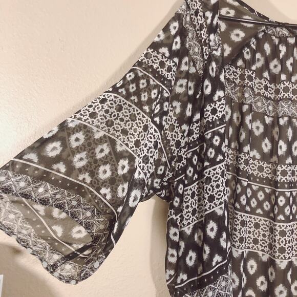 Express black & white ikat sheer open striped kimono cardigan - Picture 6 of 10